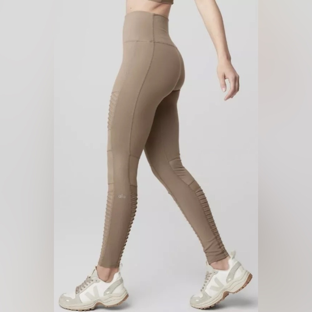 ALO Yoga Tan Leggings